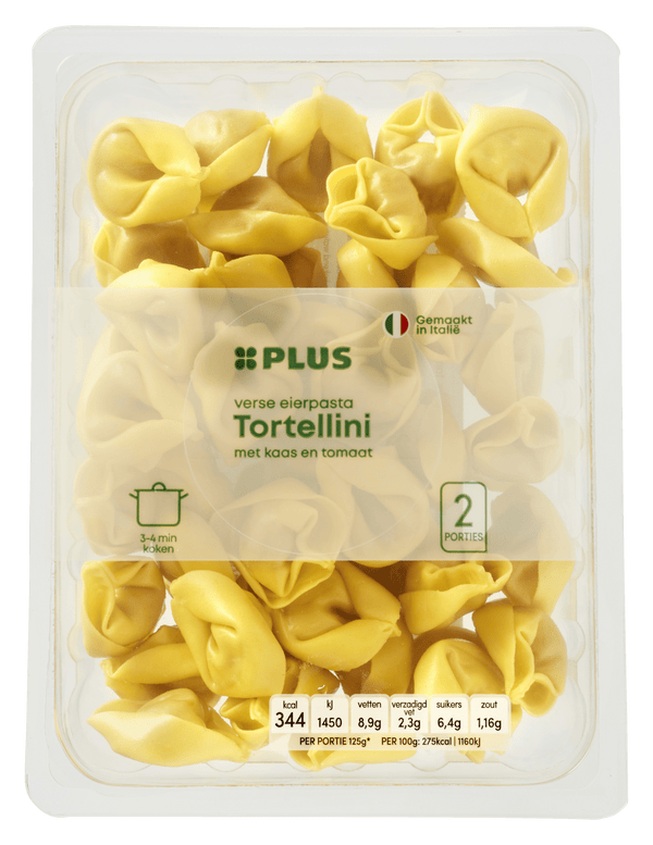 Tortellini with tomato and cheese