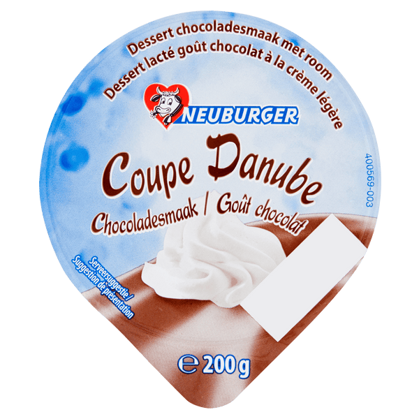 Neuburger chocolate dessert with cream