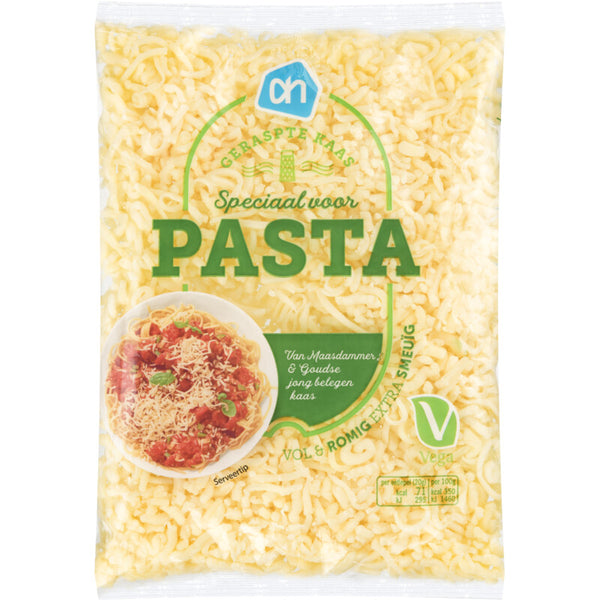 Pasta with grated cheese