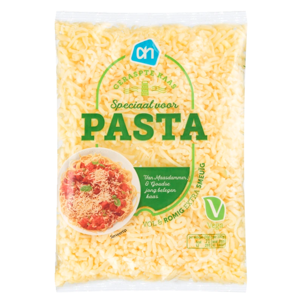 Pasta with grated cheese