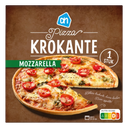 Crispy mozzarella pizza