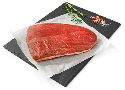 Professioneller Metzger, der mit Picanha-Gras gefüttert wird