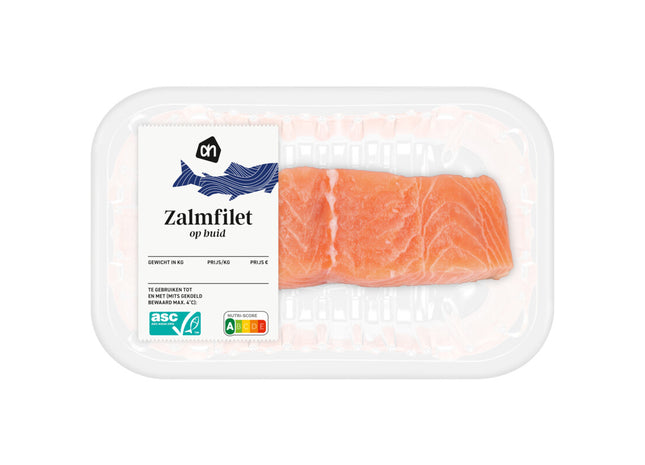 Zalmfilet op huid