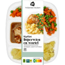Chicken fillet pepper sauce with carrot and pea