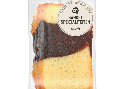 Marmorkuchenscheiben buttern