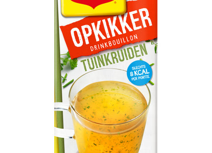 Maggi Opkikker trinkt Brühe aus Gartenkräutern