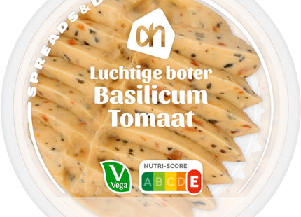 Luchtige boter basilicum tomaat