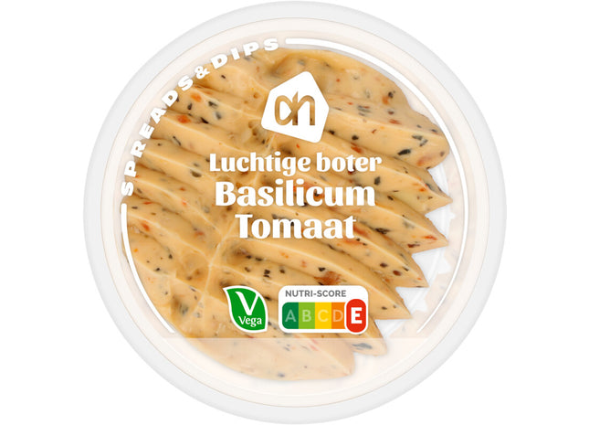 Luchtige boter basilicum tomaat