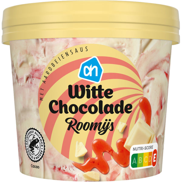 White chocolate ice cream strawberry sauce