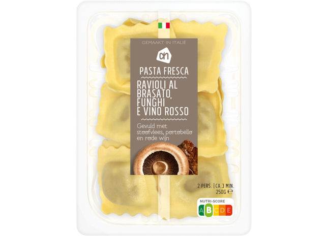 Ravioli Brasato, Funghi und Vino Rosso