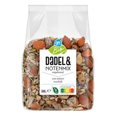 Nuts and fruit mix