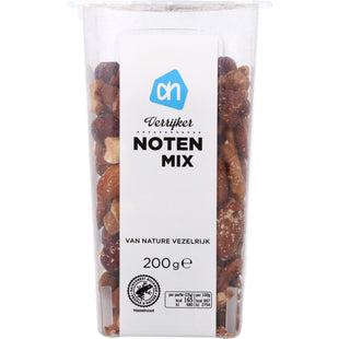 Angereichertes Frühstück mit Nussmischung