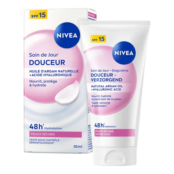 NIVEA Nourishing Day Cream SPF15 Dry Skin