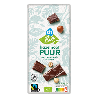 Reine Schokolade mit Nüssen