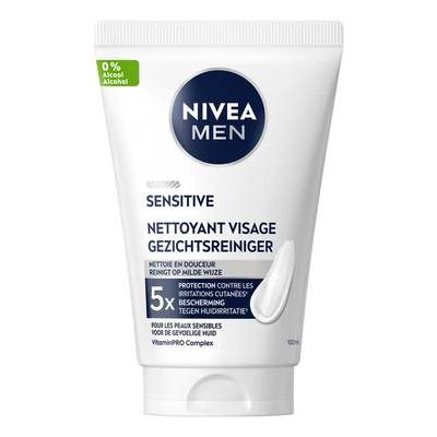 Face cleansing man