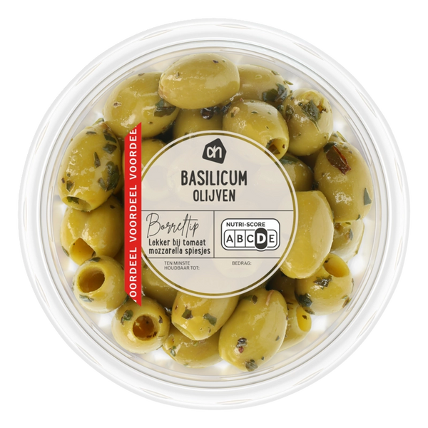Groene olijven met basilicum