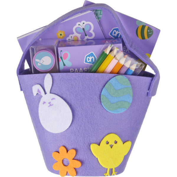 Vilten mandje gevuld konijn