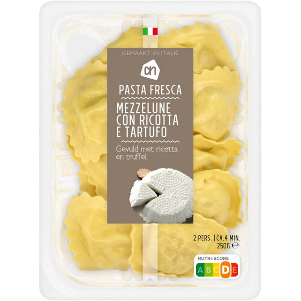 Mezzelune ricotta tartufo